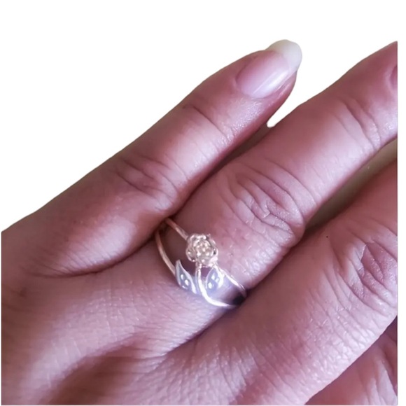 Gold and Silver Flower Ring - Picture 2 of 6